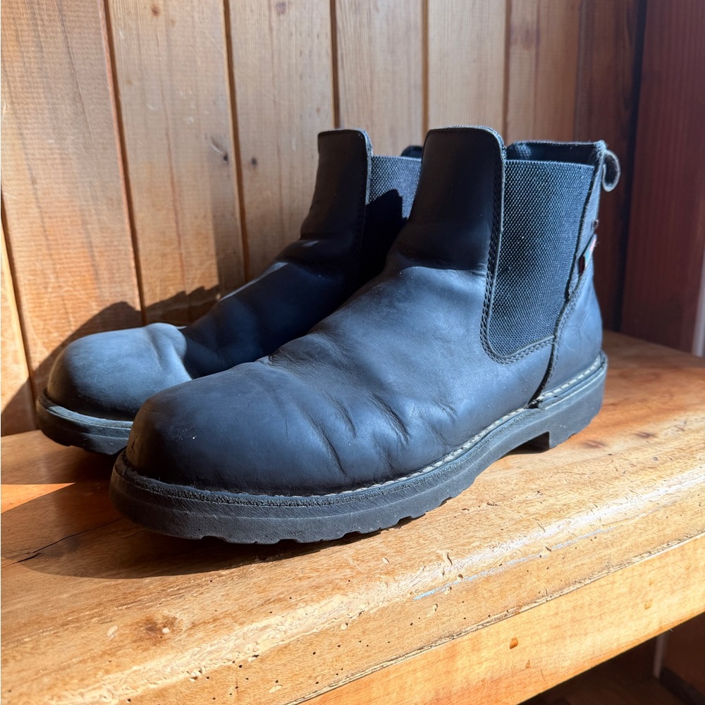 Black Leather Men's Chelsea Boots
